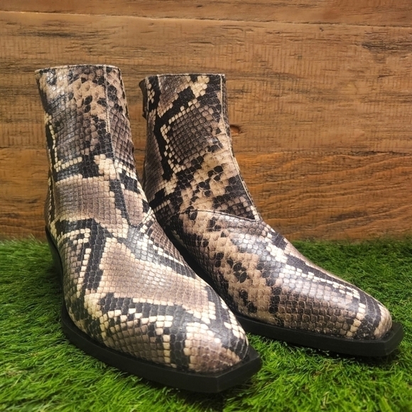 Host Pick 🥳🥳 New ALL SAINTS Lenora Snake Print Bootie Sz 36 - Picture 2 of 10